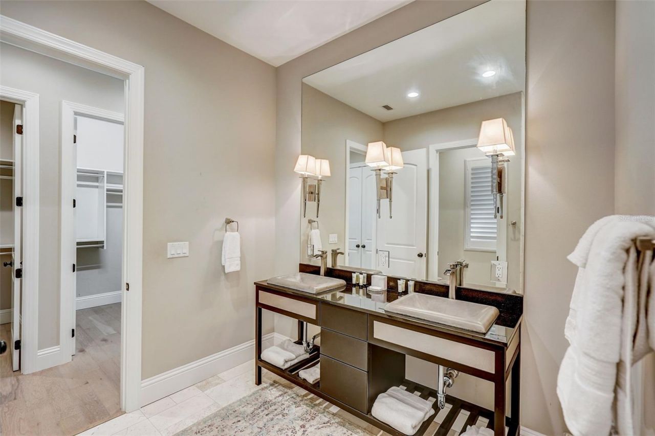 125 S Blvd Of Presidents, Sarasota, FL 34236 Photo