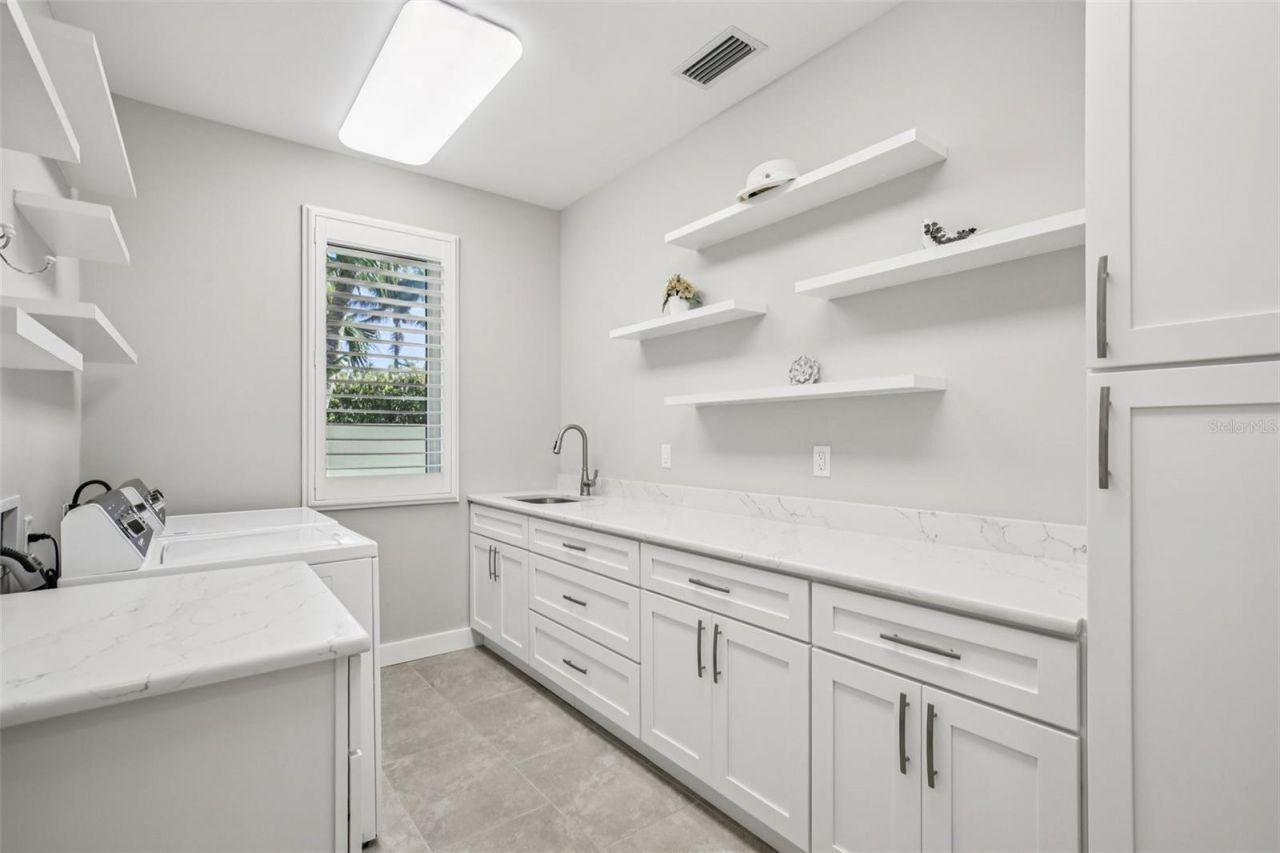 125 S Blvd Of Presidents, Sarasota, FL 34236 Photo