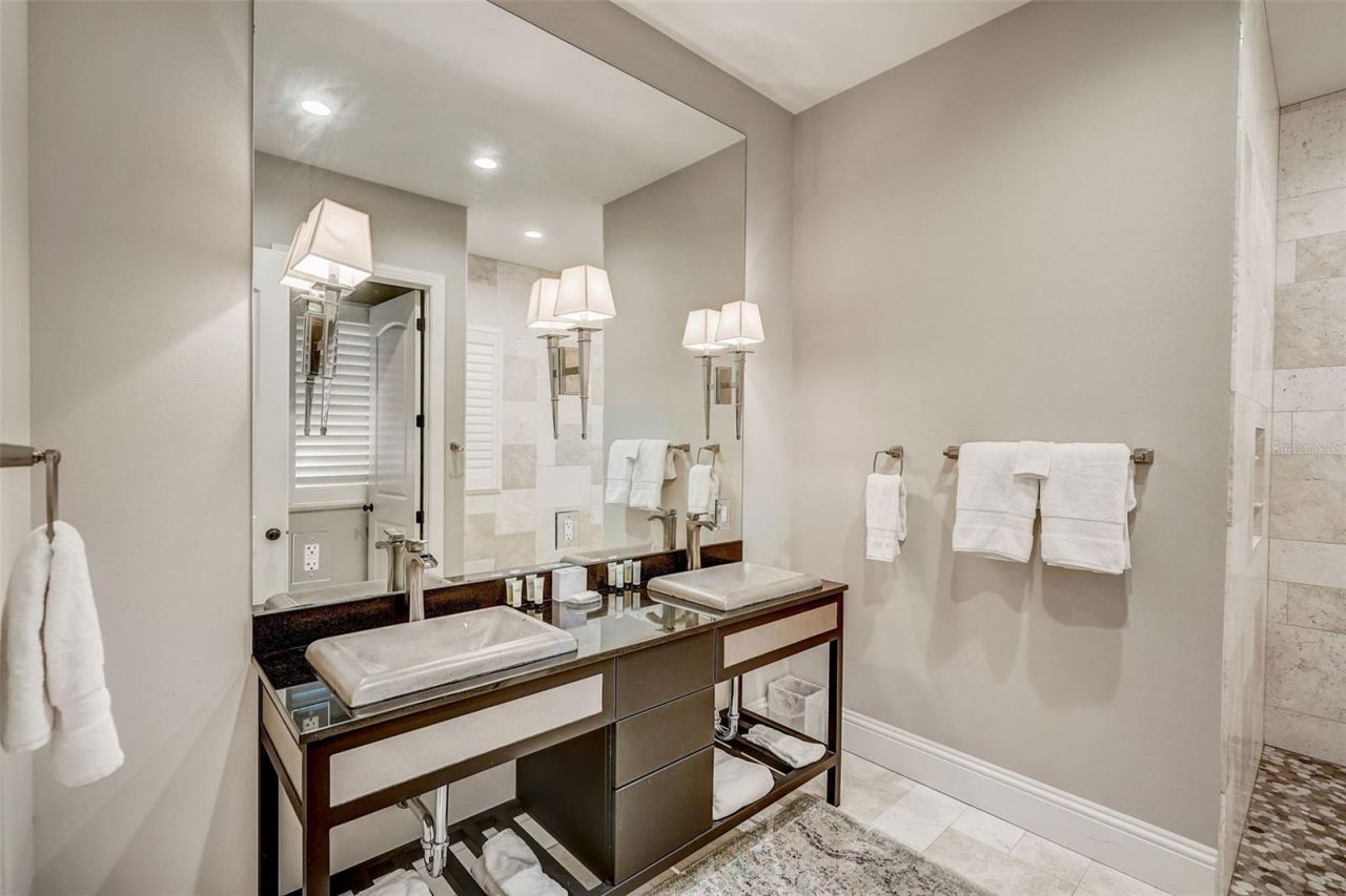 125 S Blvd Of Presidents, Sarasota, FL 34236 Photo