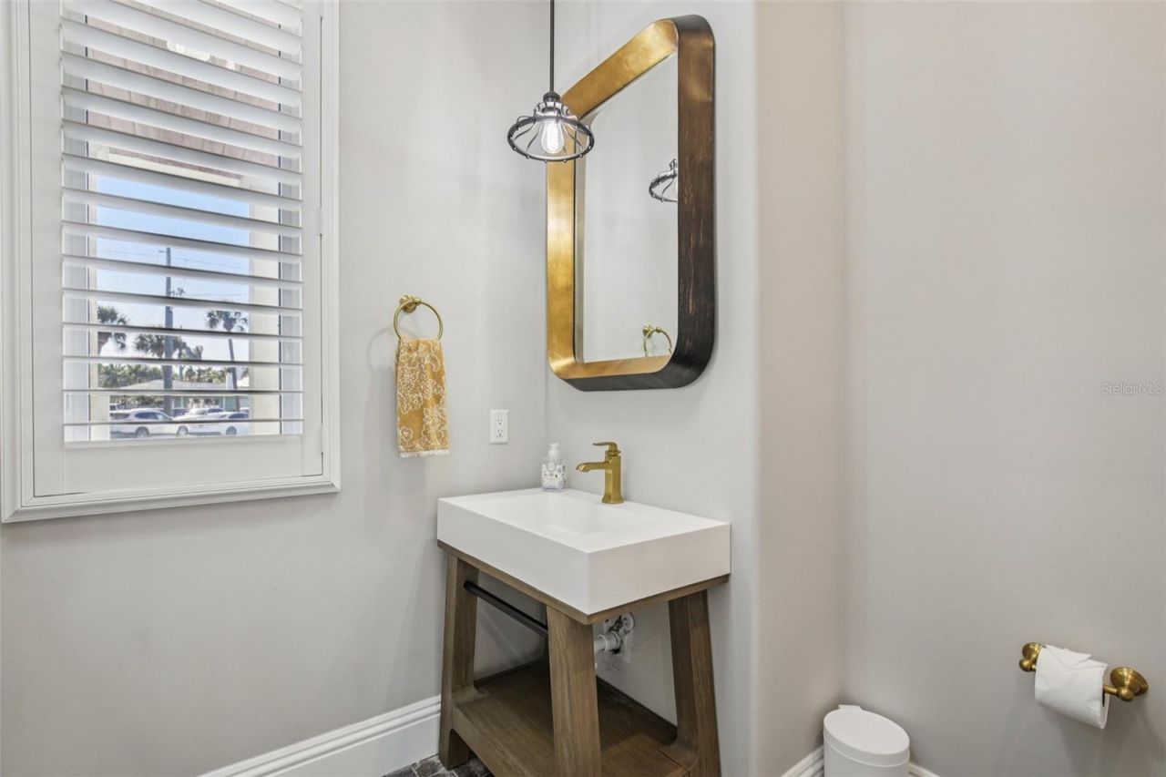 125 S Blvd Of Presidents, Sarasota, FL 34236 Photo