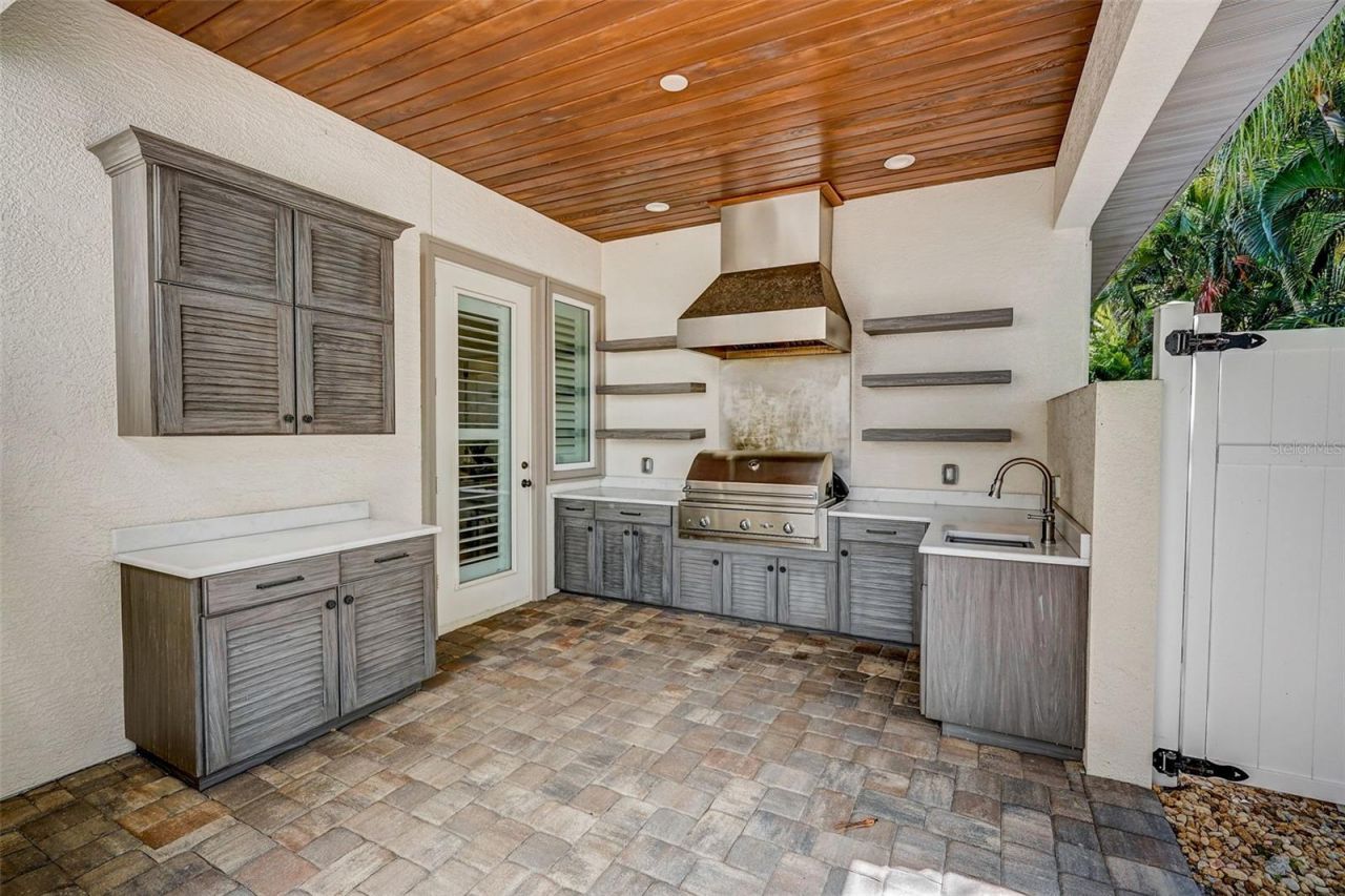 125 S Blvd Of Presidents, Sarasota, FL 34236 Photo