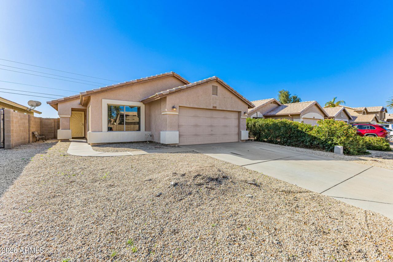 2207 E 39th Avenue, Apache Junction, AZ 85119 Main Photo