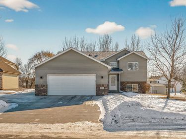 5512 Kalenda Drive NE, Albertville, MN 55301