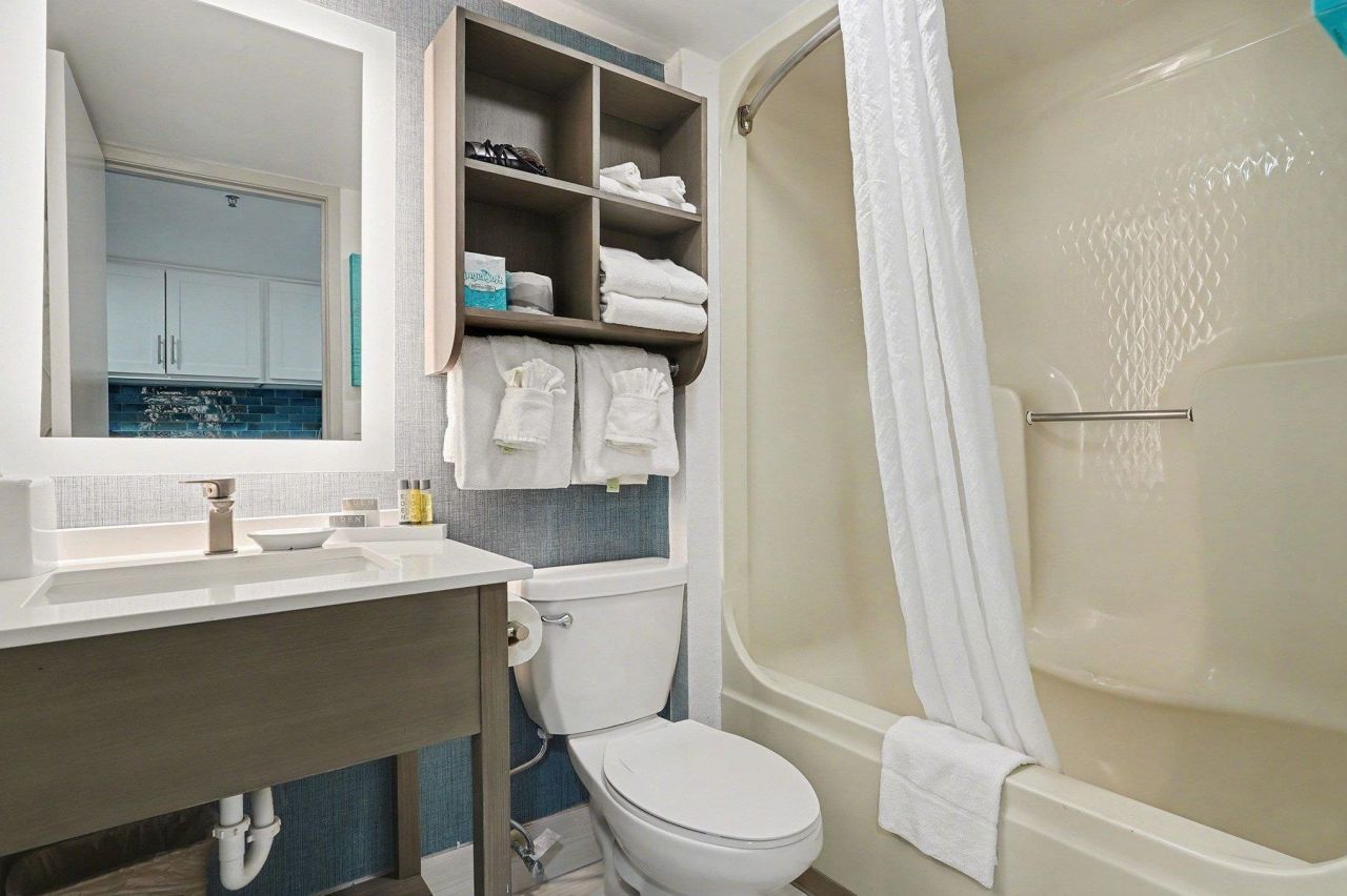 2401 S Ocean Blvd. Photo 17