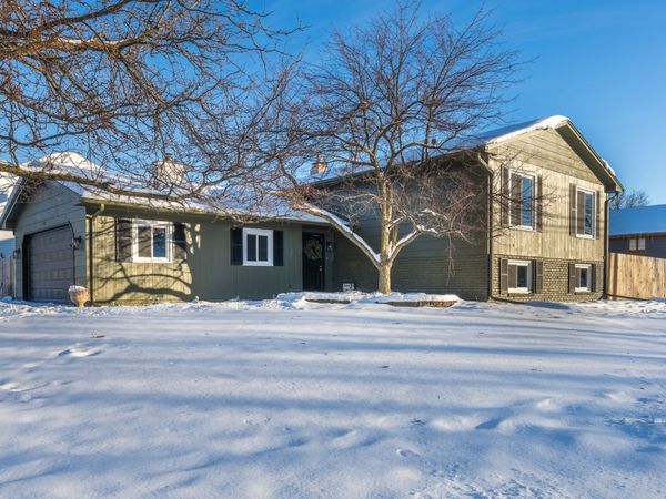 5302 16th Avenue, Moline, IL 61265