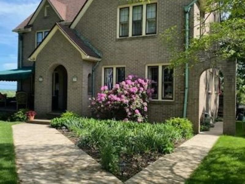 413 Oakwood Drive, Cadiz, OH 43907 Photo 2