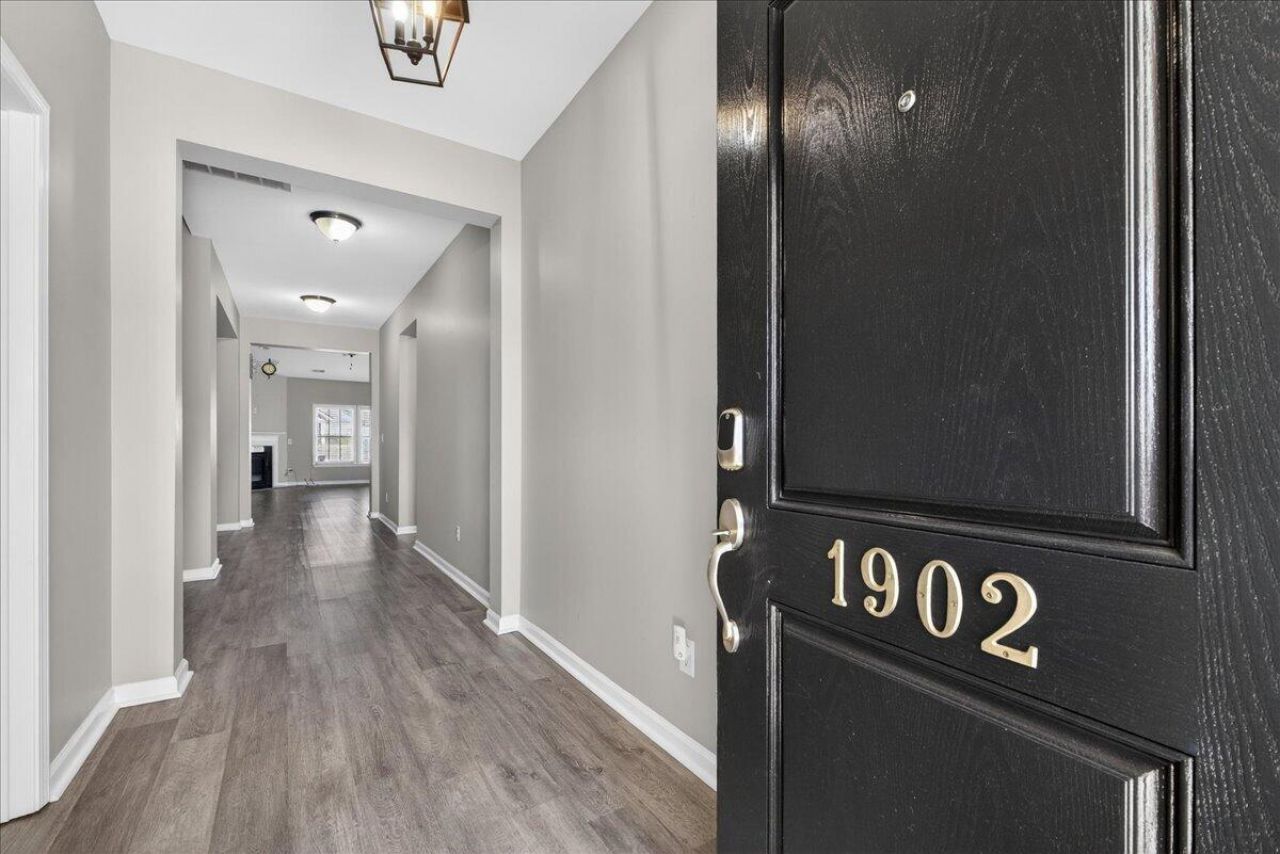 1902 Wild Indigo Way Photo 4