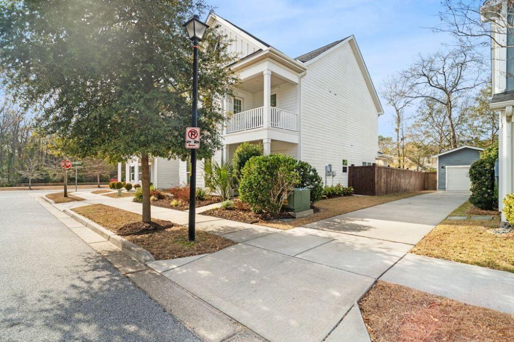 1717 Emmets Road Photo 4