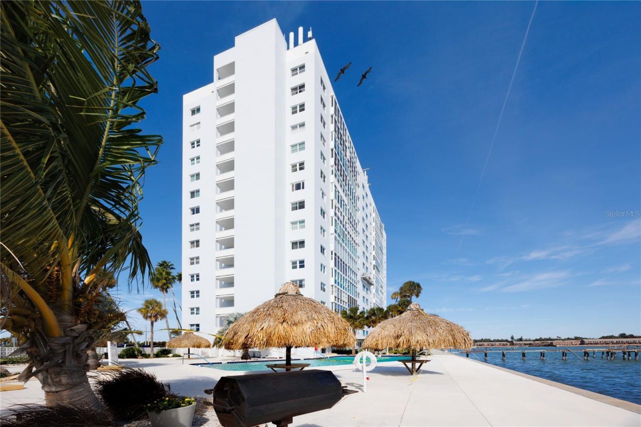 7200 Sunshine Skyway Lane S, Unit 2A, Saint Petersburg, FL 33711 Photo