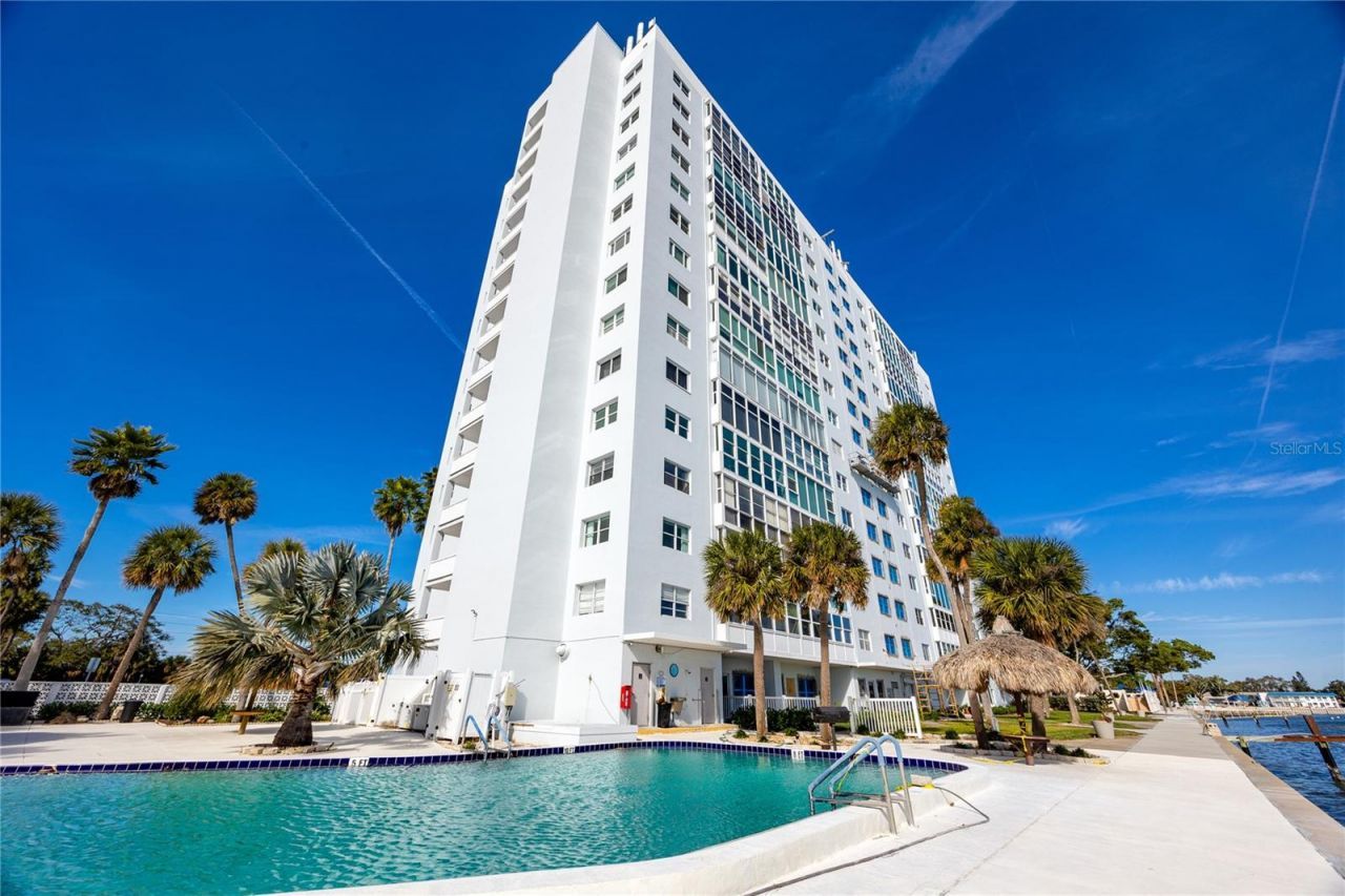 7200 Sunshine Skyway Lane S, Unit 2A, Saint Petersburg, FL 33711 Photo