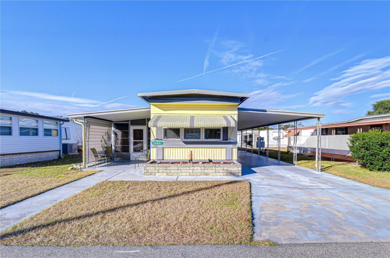 38641 Lansing Avenue, Zephyrhills, FL 33542 Main Photo