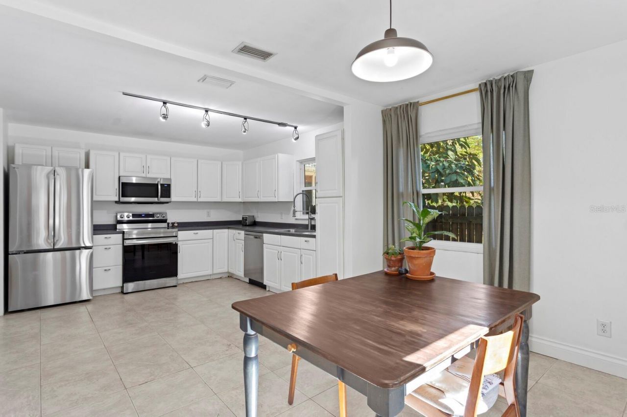 710 34th Avenue S, Saint Petersburg, FL 33705 Photo