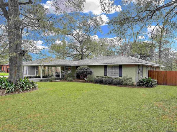 8236 Thurman Dr, Baton Rouge, LA 70806