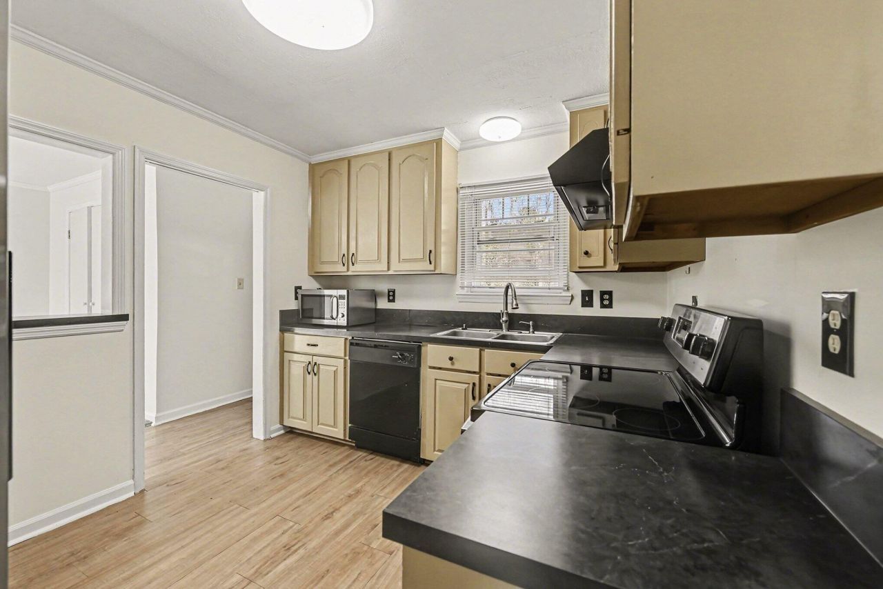 1932 Sunnyvale Avenue Photo 8