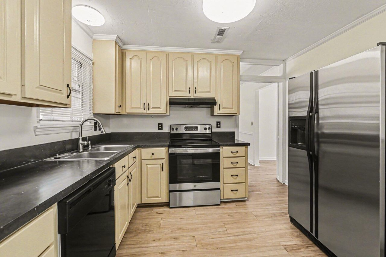 1932 Sunnyvale Avenue Photo 9