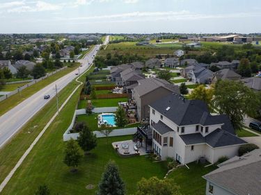 7823 N 156th Avenue, Bennington, NE 68007