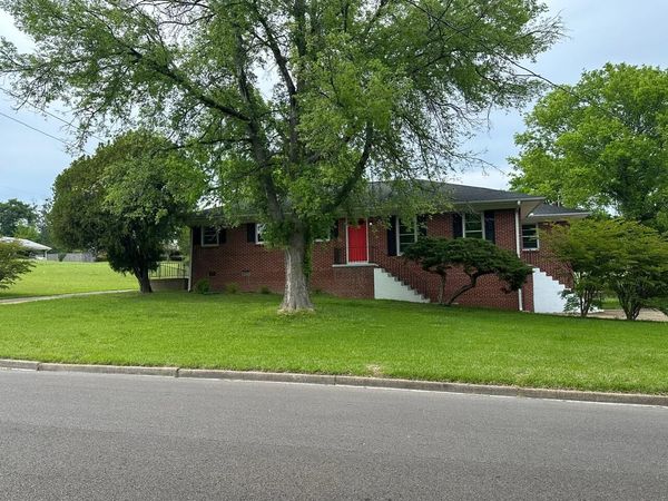 920 Eisenhower Dr., Tupelo, MS 38801