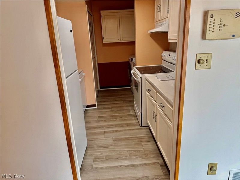 8140 Independence Drive, Unit B, Mentor, OH 44060 Photo 13