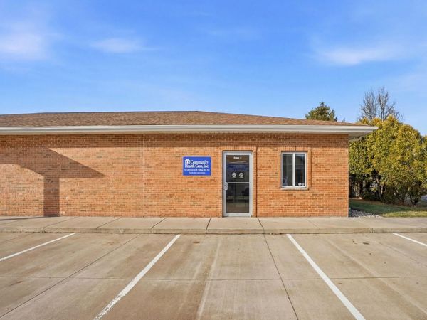 2925 CEDAR ST, Muscatine, IA 52761