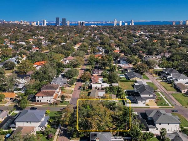 4202 W LEONA STREET, TAMPA, FL 33629