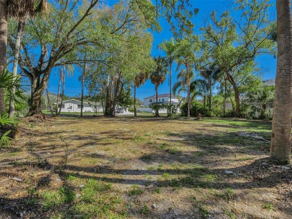 4202 W LEONA STREET, TAMPA, FL 33629
