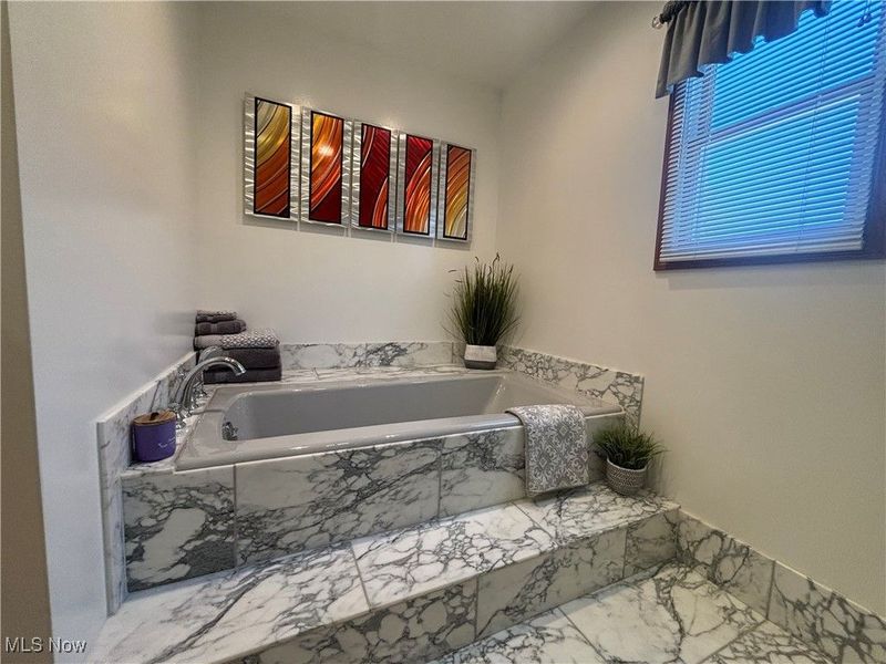 10548 Briar Hill Drive, Kirtland, OH 44094 Photo 27