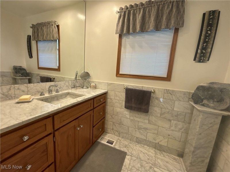 10548 Briar Hill Drive, Kirtland, OH 44094 Photo 30