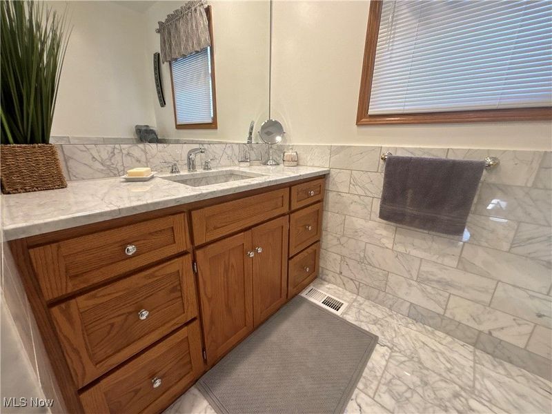 10548 Briar Hill Drive, Kirtland, OH 44094 Photo 34