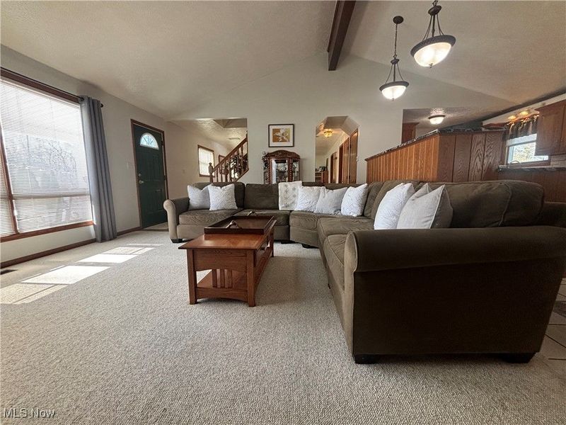 10548 Briar Hill Drive, Kirtland, OH 44094 Photo 4