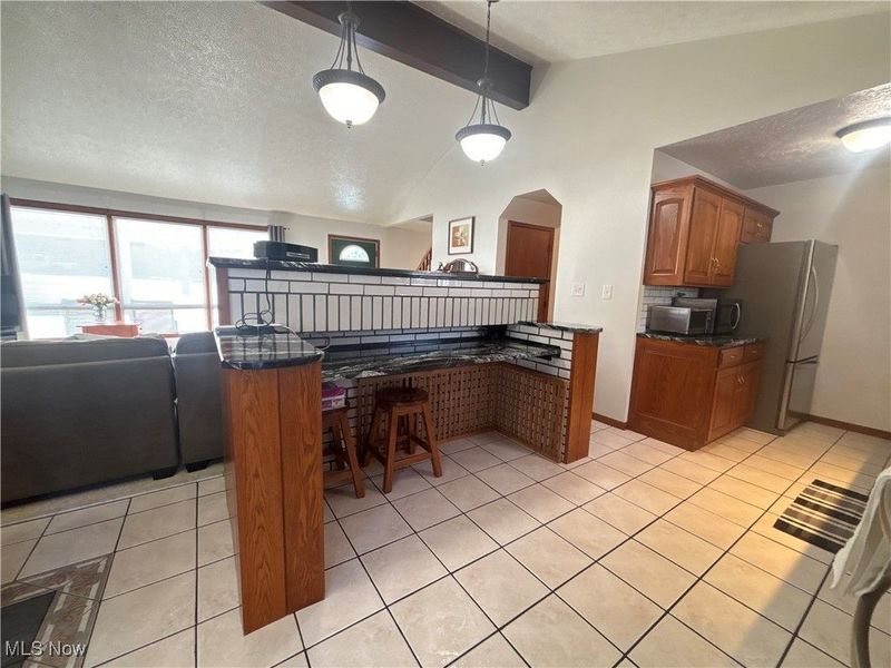 10548 Briar Hill Drive, Kirtland, OH 44094 Photo 4