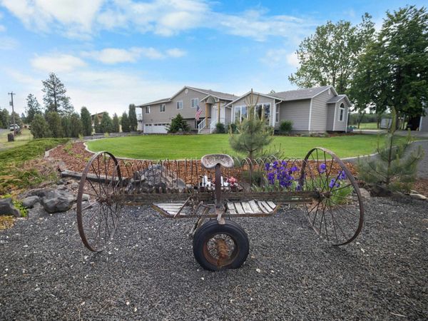 10916 E Rinear Rd, Valleyford, WA 99036