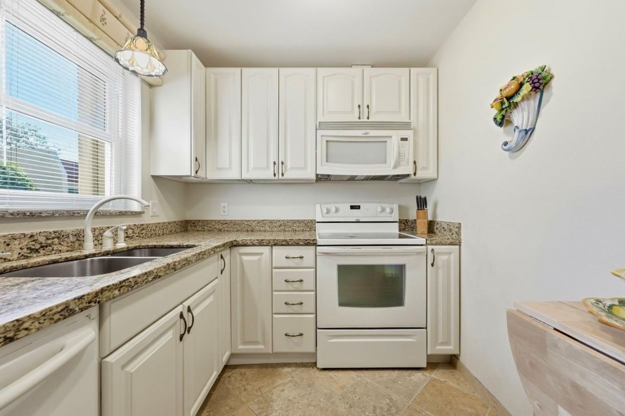 401 Lake Frances Drive, Unit 401, West Palm Beach, FL 33411 Photo