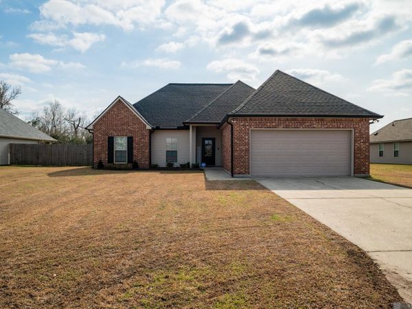 39477 Old Cornerstone Ct, Prairieville, LA 70769