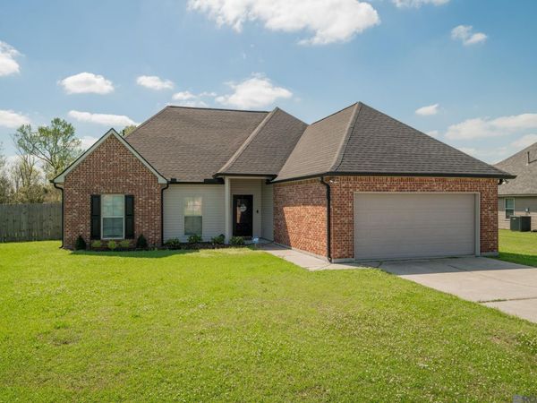 39477 Old Cornerstone Ct, Prairieville, LA 70769