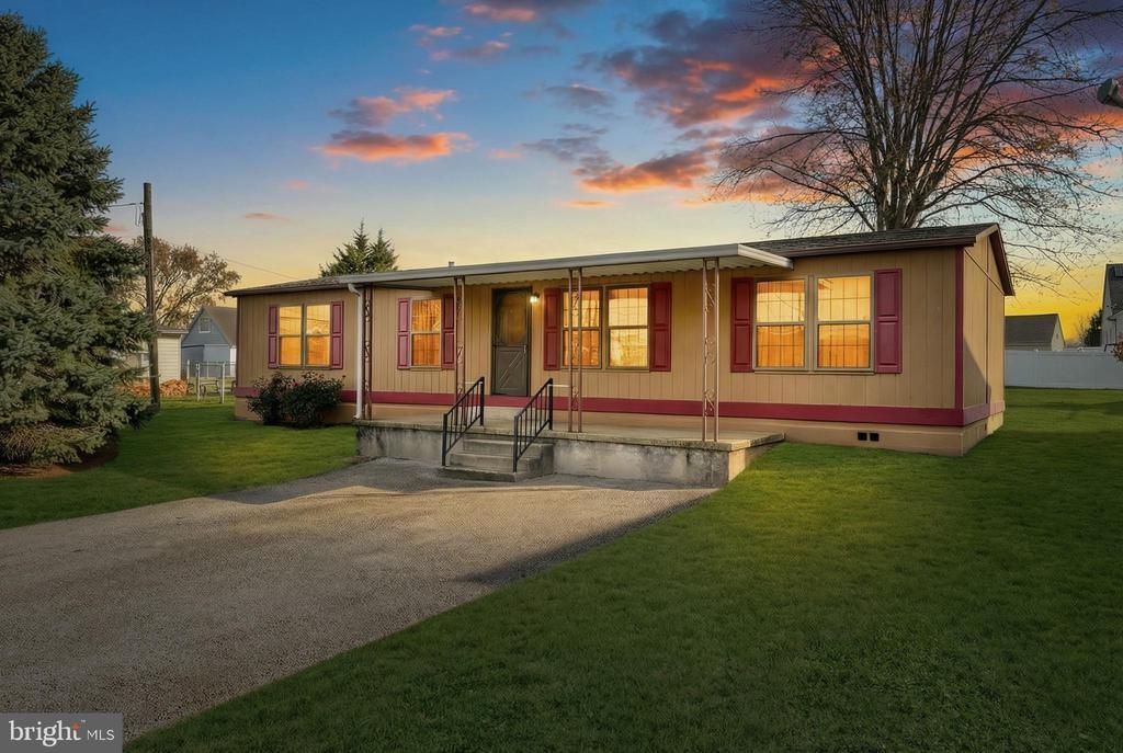 2818 Oakland Road, Dover, PA 17315 Main Photo