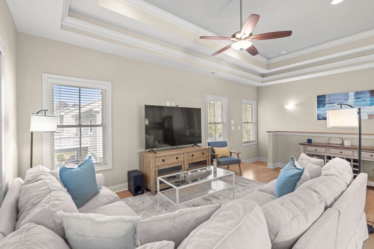 214 Crane Dr. Photo 6