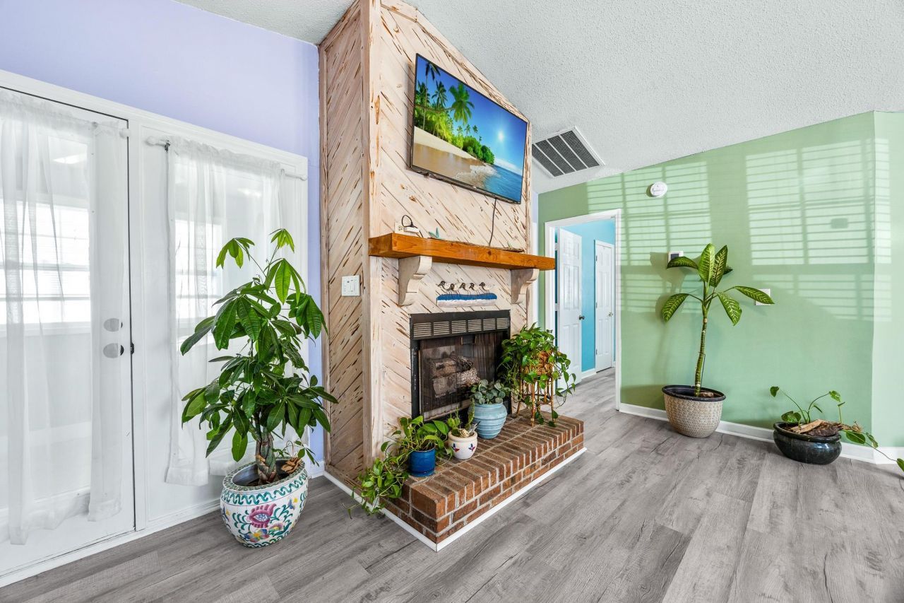 1376 Tranquility Ln. Photo 14