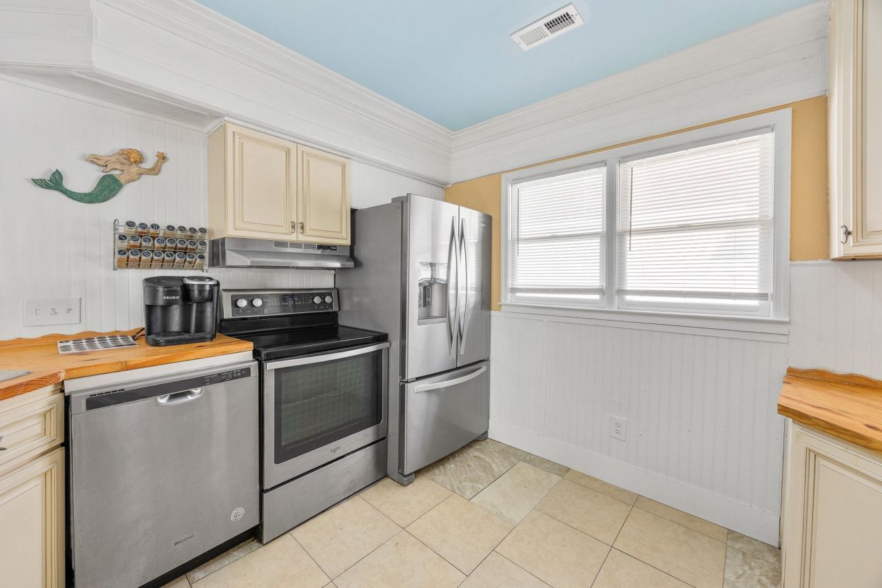 1376 Tranquility Ln. Photo 19