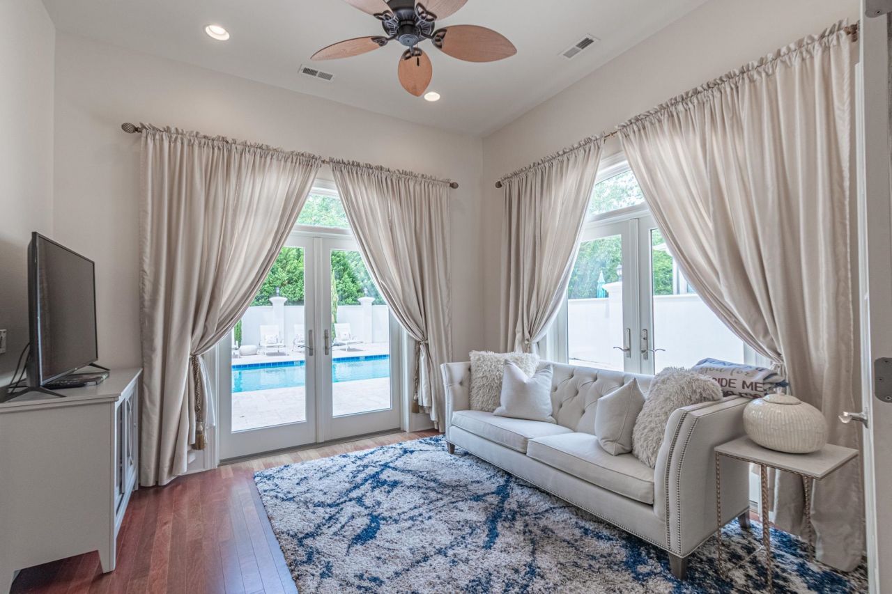 616 Edgecreek Dr. Photo 10