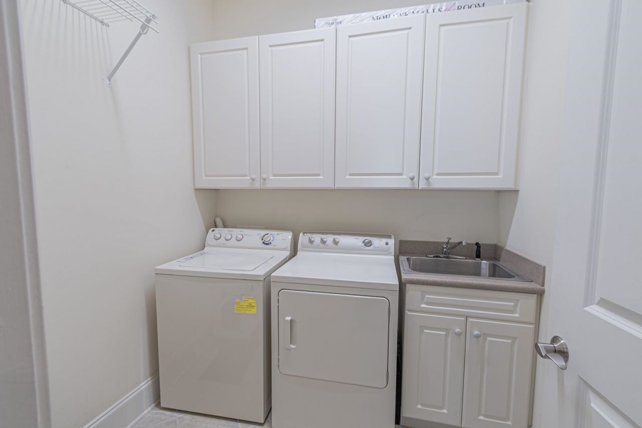 616 Edgecreek Dr. Photo 21