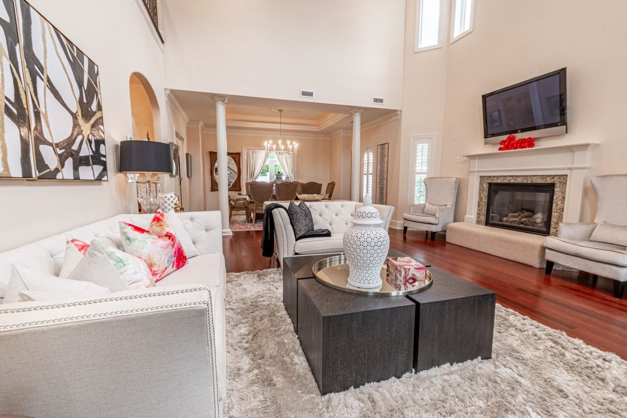 616 Edgecreek Dr. Photo 8