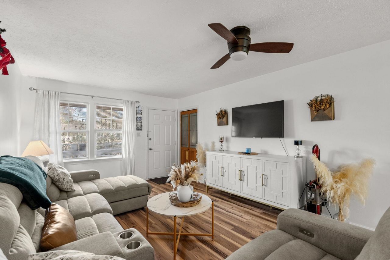 4520 Tarpon Bay Rd.  Photo 10