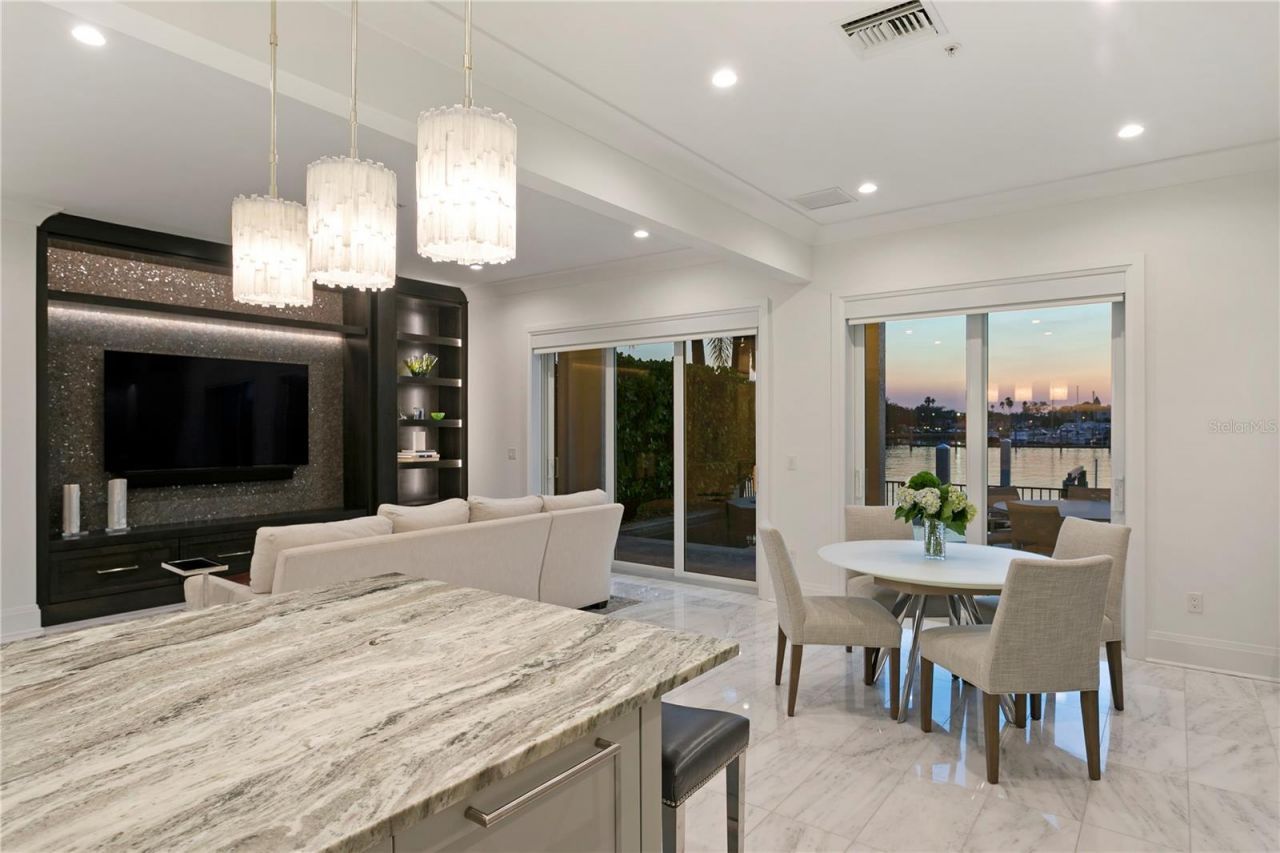 1037 Royal Pass Road, Tampa, FL 33602 Photo