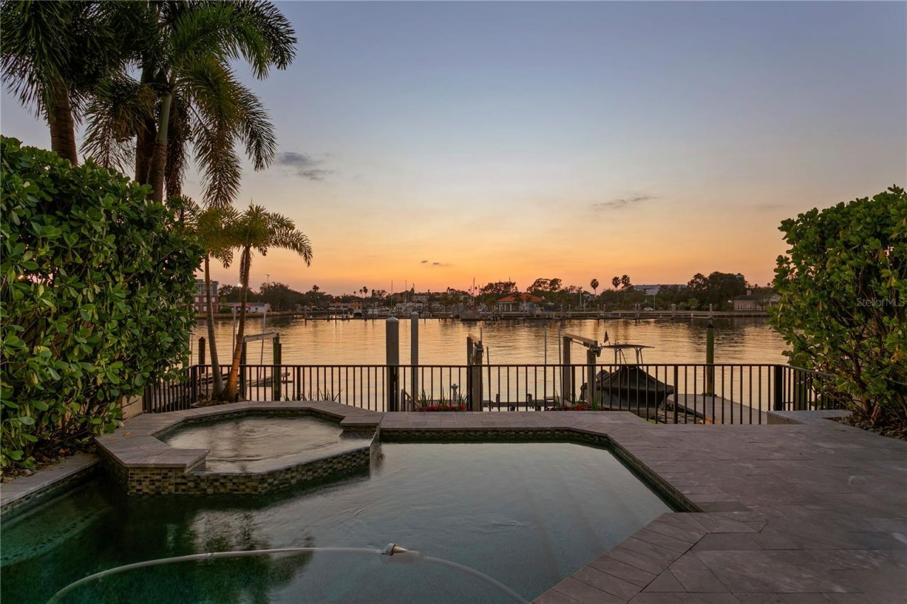 1037 Royal Pass Road, Tampa, FL 33602 Photo