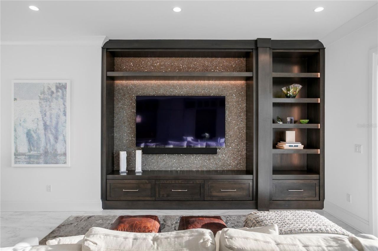 1037 Royal Pass Road, Tampa, FL 33602 Photo