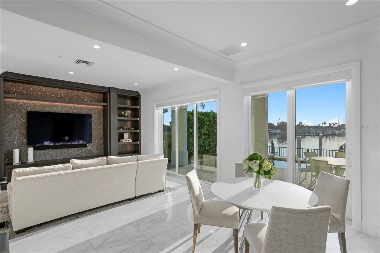 1037 Royal Pass Road, Tampa, FL 33602 Photo