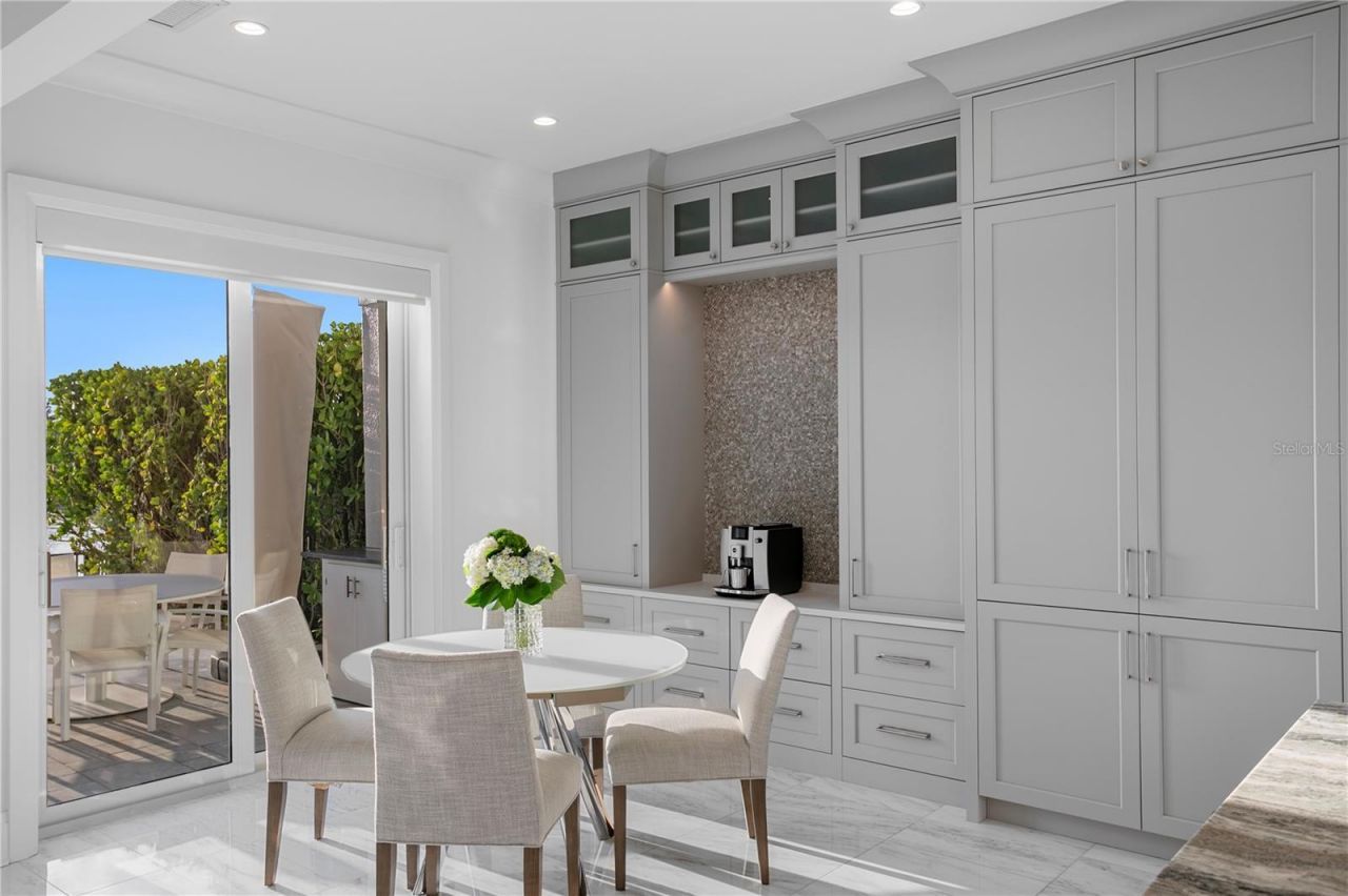 1037 Royal Pass Road, Tampa, FL 33602 Photo