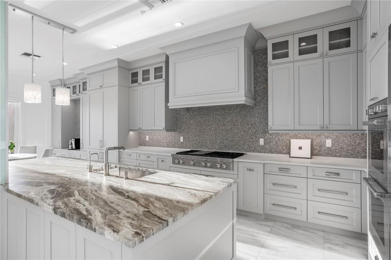 1037 Royal Pass Road, Tampa, FL 33602 Photo