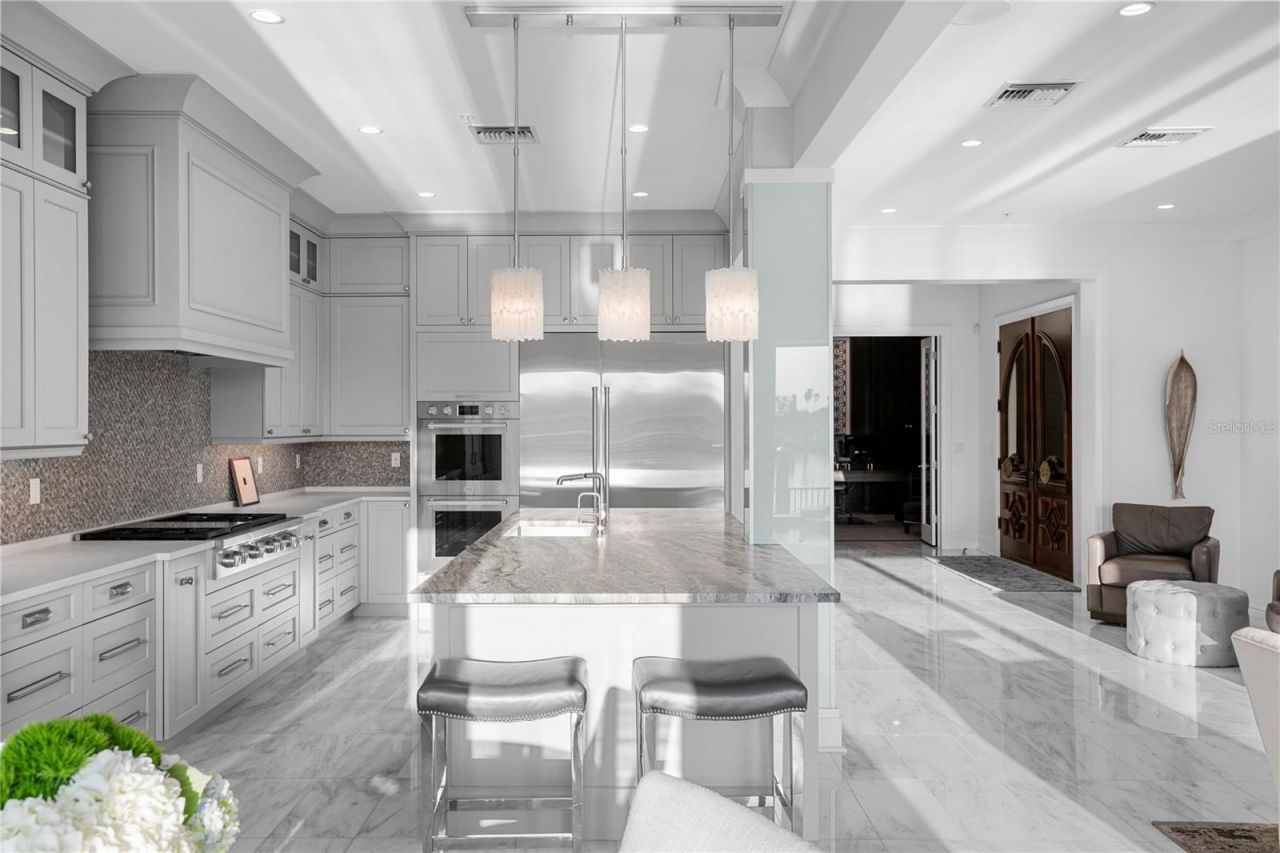 1037 Royal Pass Road, Tampa, FL 33602 Photo