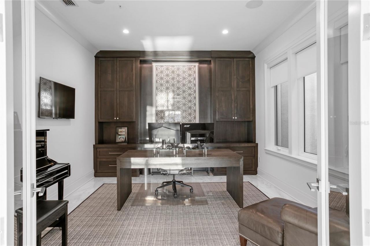 1037 Royal Pass Road, Tampa, FL 33602 Photo